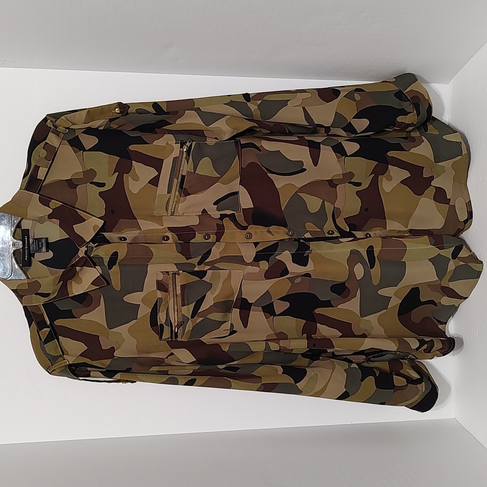 Long sleeve Ashley Stewart Camo Print Blouse with Gold Hardware  sz 14/16